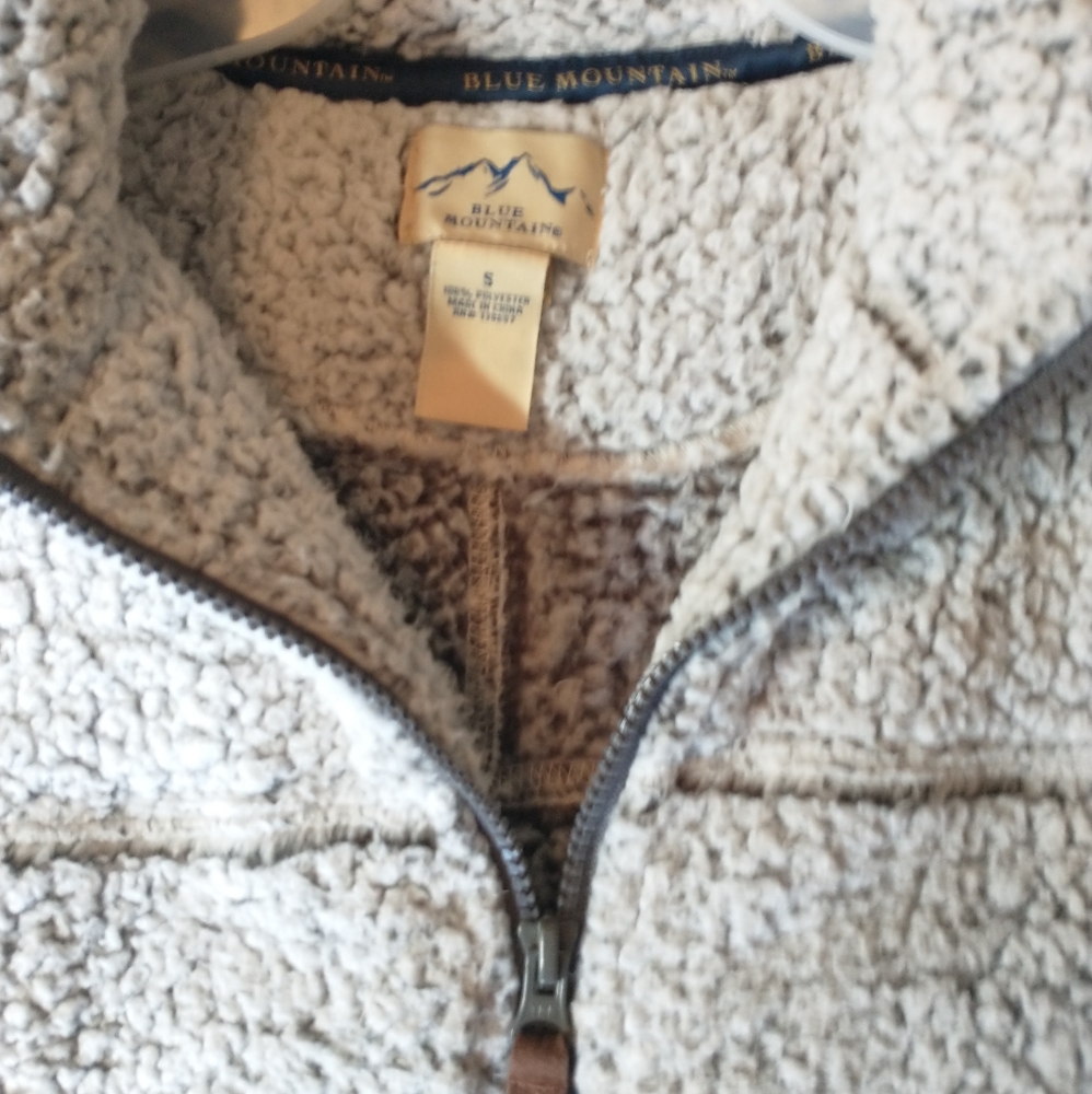 Fuzzy jacket - Picture 2 of 3
